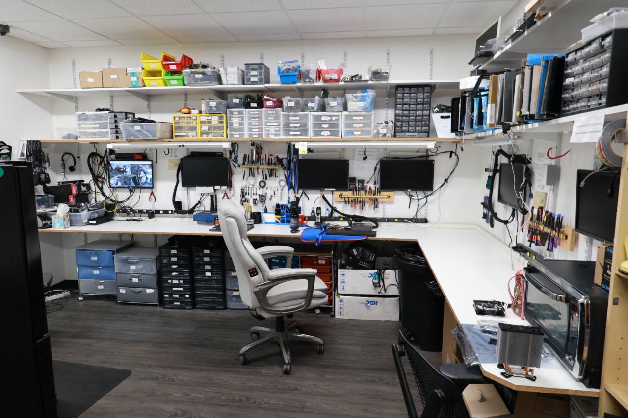 Computer repair workbench at i-5 computers in vancouver, washington